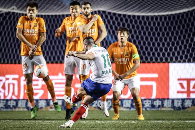 雷霆险胜鹈鹕送快船回西部第4 独行侠大胜国王